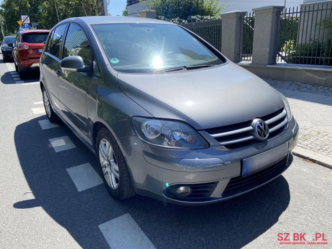 2009' Volkswagen Golf Plus photo #4