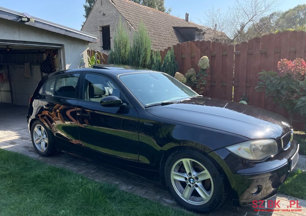 2006' BMW 1 Series 120I photo #5