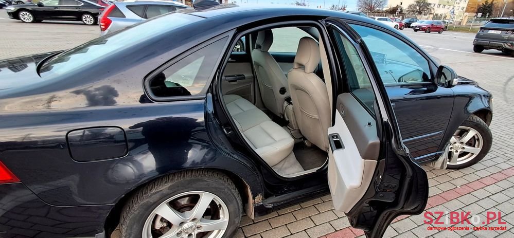 2009' Volvo S40 photo #5