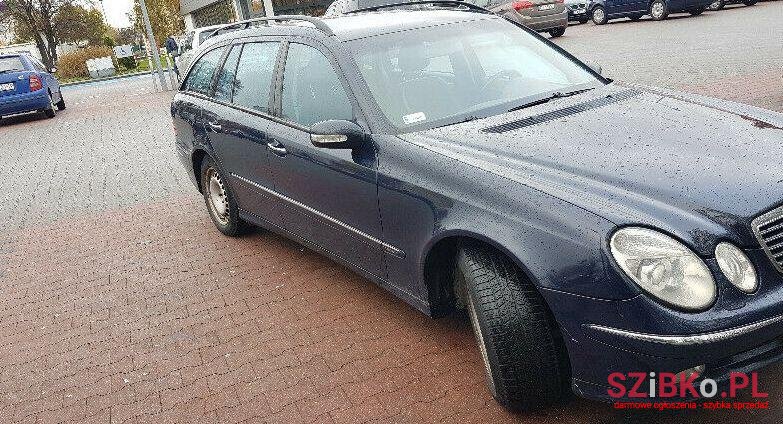 2003' Mercedes-Benz Klasa E photo #1