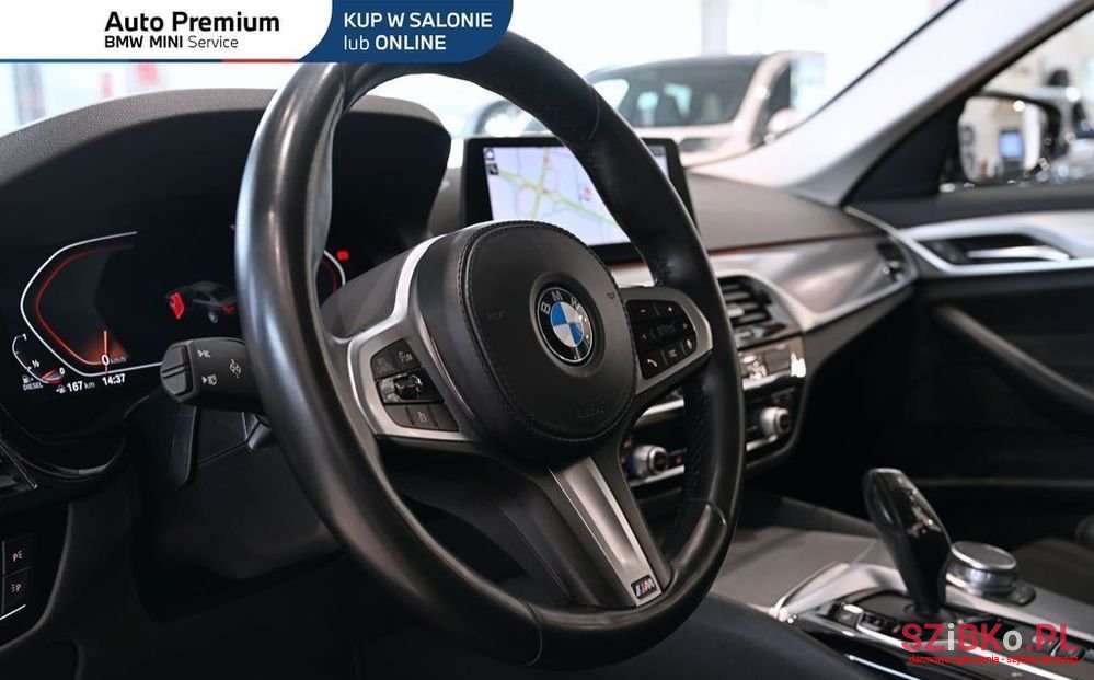 2020' BMW 5 Series 520D photo #6