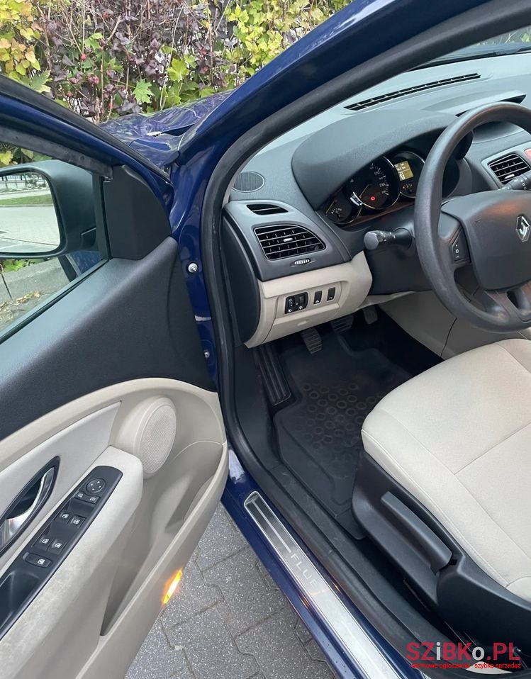 2011' Renault Fluence photo #4