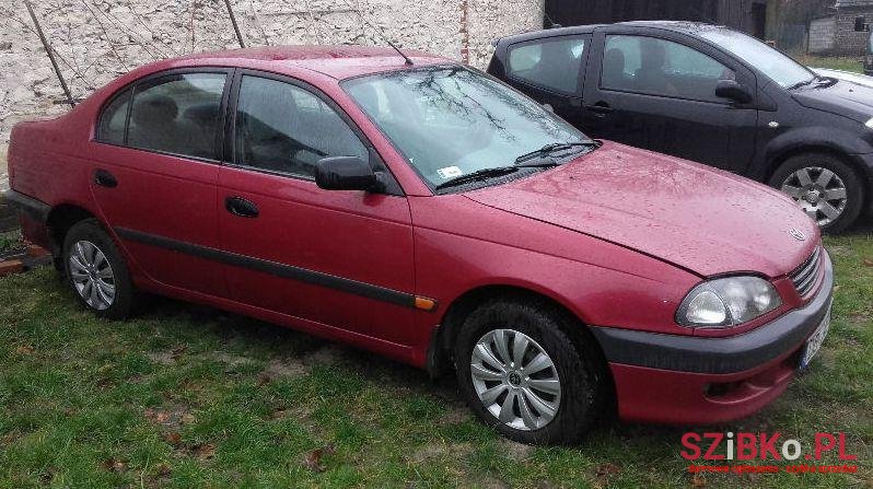 2000' Toyota Avensis photo #1