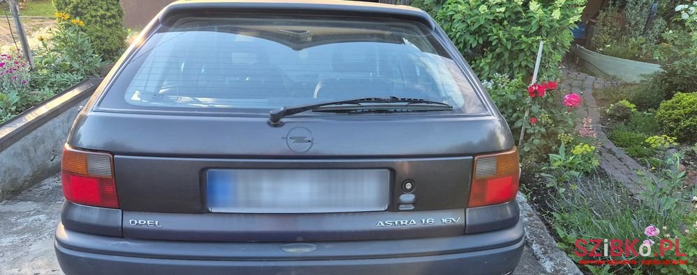1996' Opel Astra 1.6 16V 100 photo #6