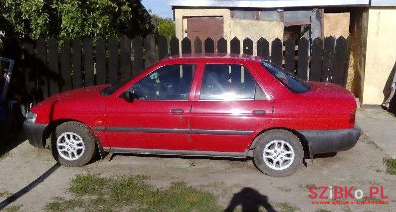 1997' Ford Escort photo #1
