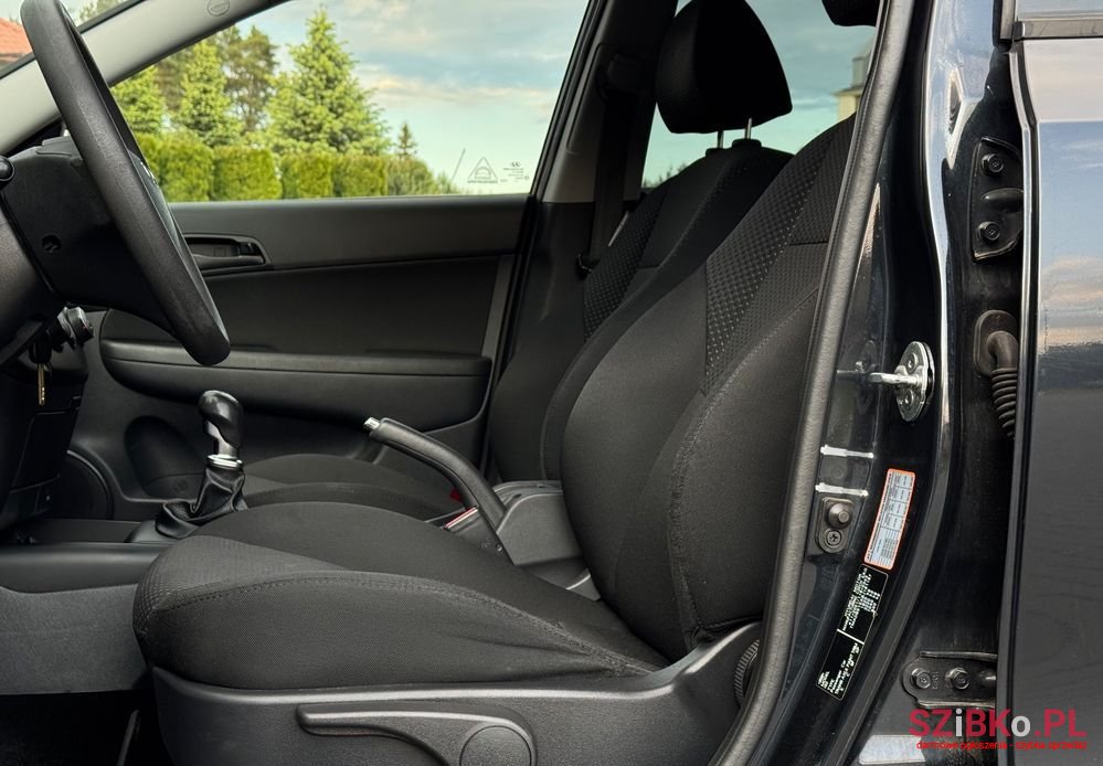 2011' Hyundai i30 photo #6