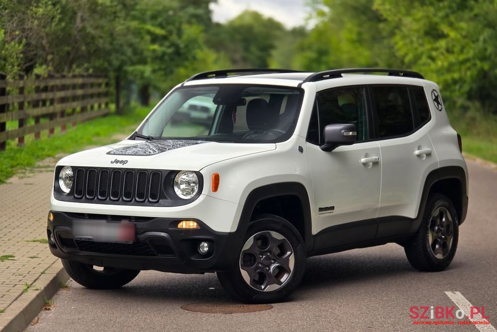 2018' Jeep Renegade photo #2