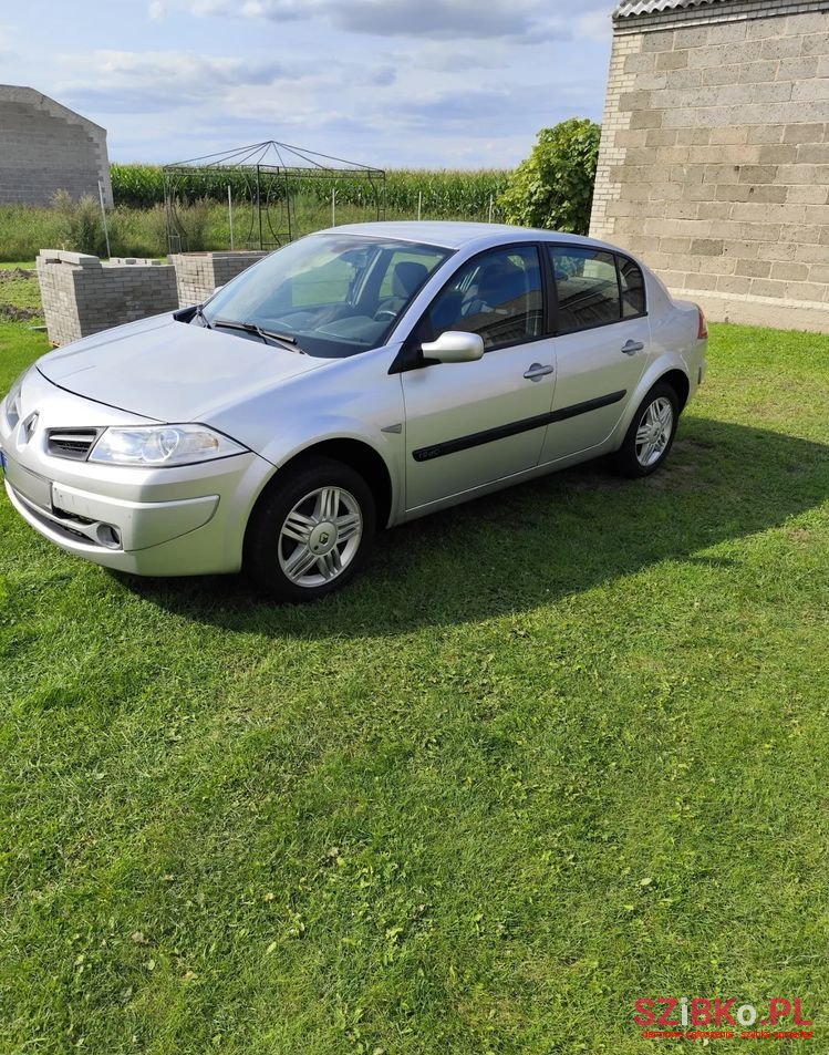 2008' Renault Megane photo #2