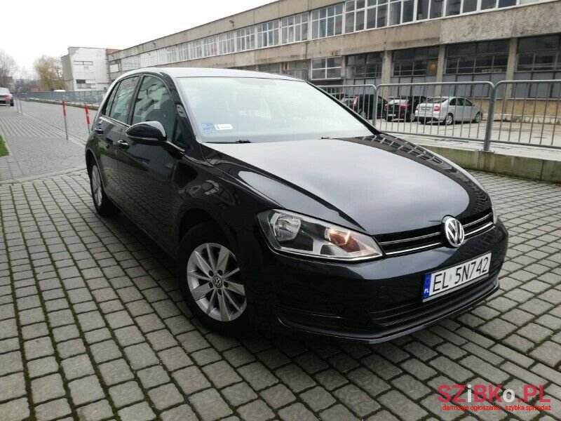 2013' Volkswagen Golf photo #3