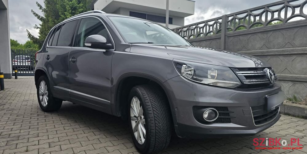2012' Volkswagen Tiguan photo #3