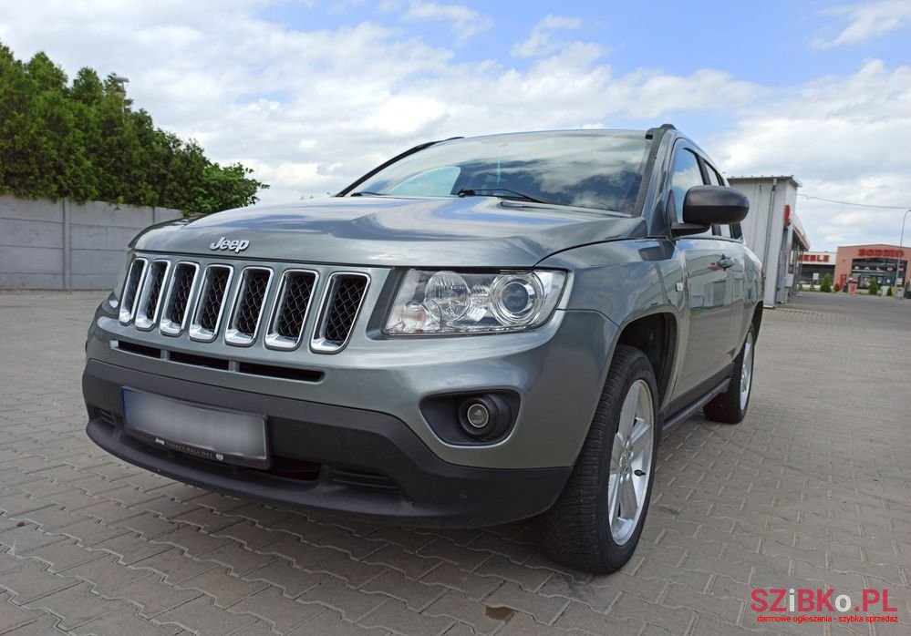 2011' Jeep Compass photo #3