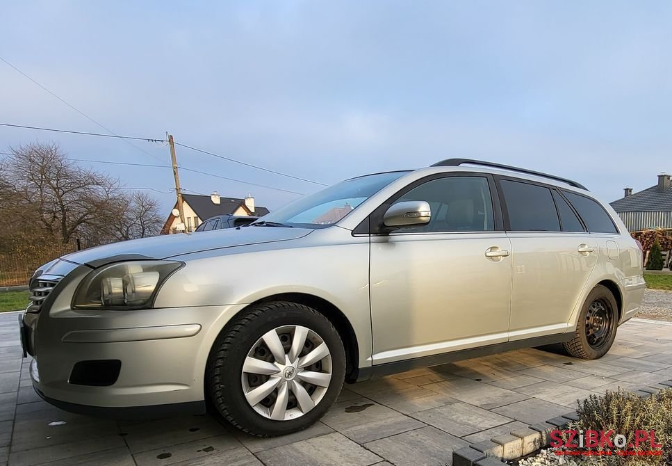 2006' Toyota Avensis photo #2