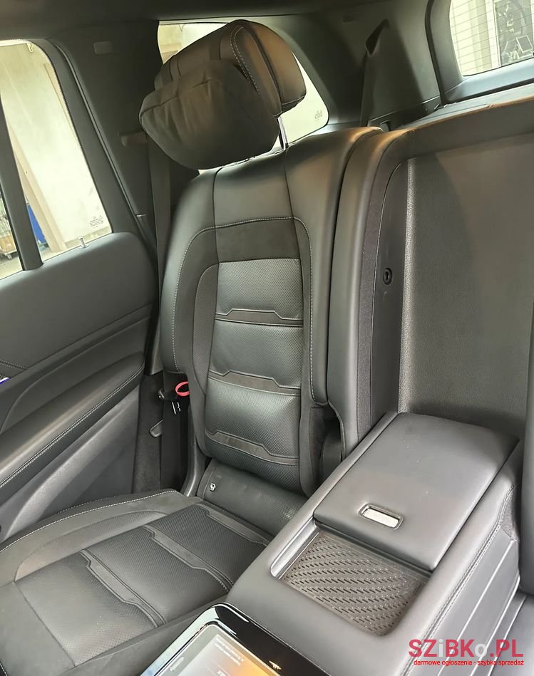 2020' Mercedes-Benz GLS photo #6