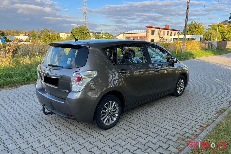 2016' Toyota Verso photo #4