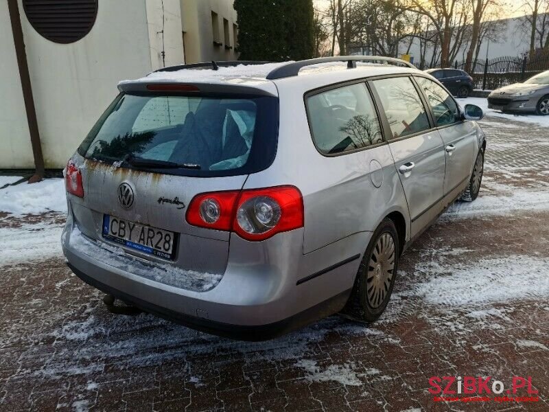 2006' Volkswagen Passat photo #5