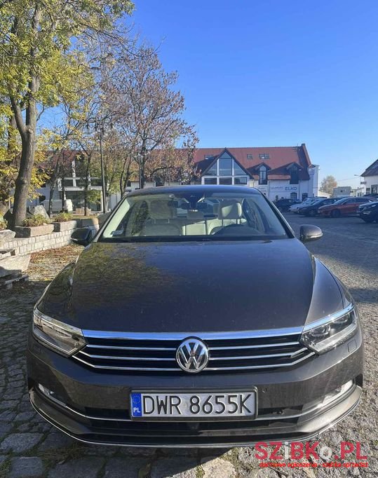 2016' Volkswagen Passat photo #2