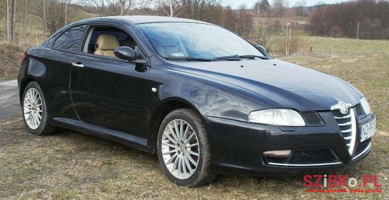 2007' Alfa Romeo GT photo #1