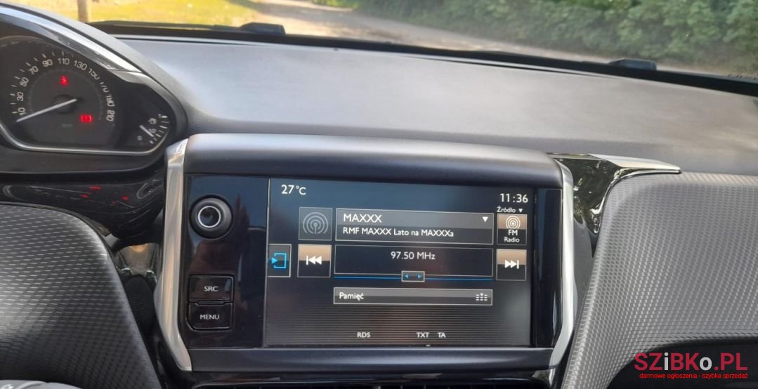 2015' Peugeot 2008 photo #2