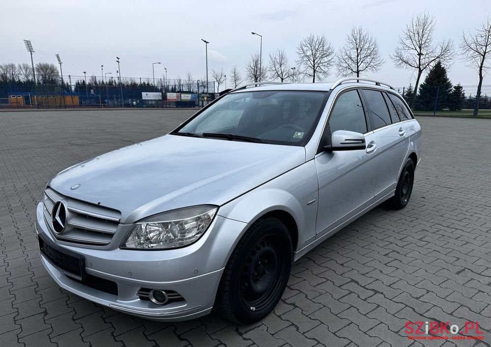 2009' Mercedes-Benz C-Class photo #1