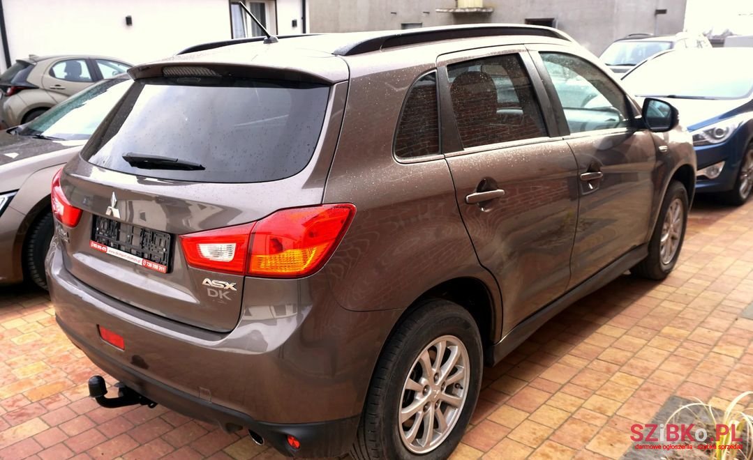 2015' Mitsubishi ASX photo #4