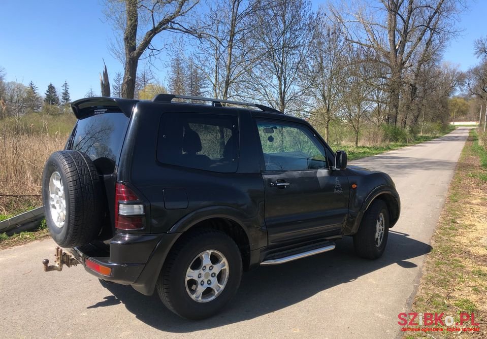 2000' Mitsubishi Pajero photo #5