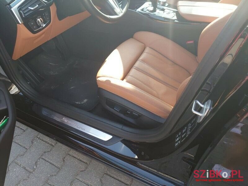 2017' BMW Seria 5 photo #2