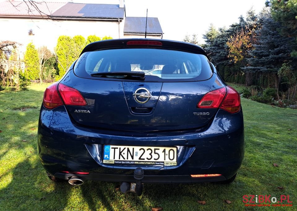 2010' Opel Astra photo #6