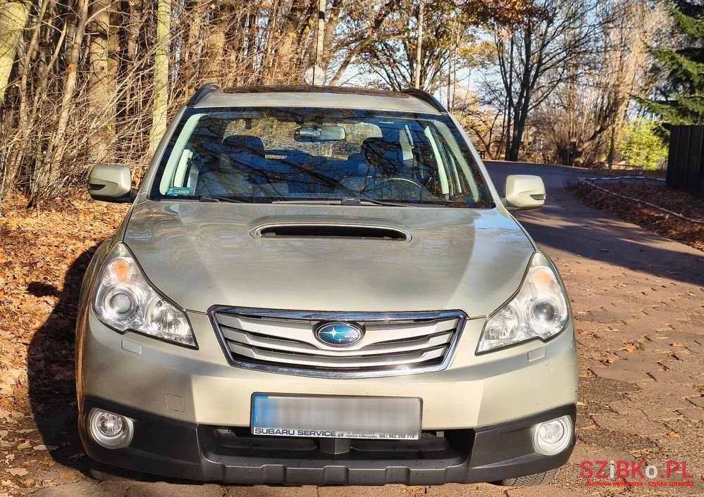 2010' Subaru Outback Legacy 2.0 D Active photo #5