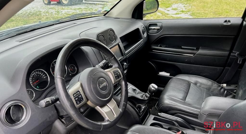 2011' Jeep Compass photo #5