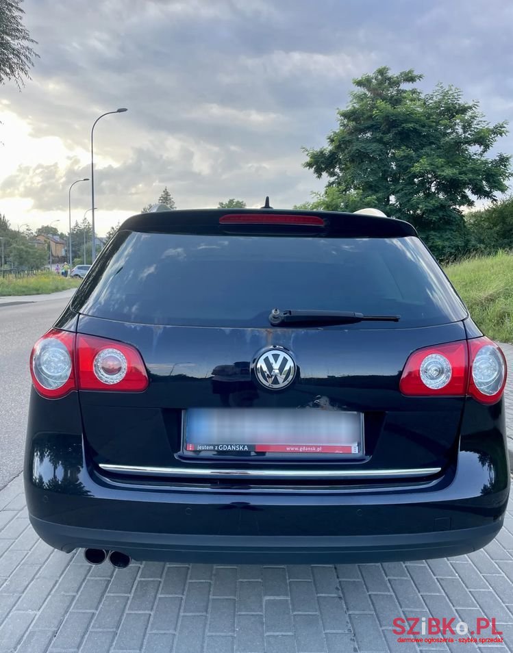 2009' Volkswagen Passat photo #4