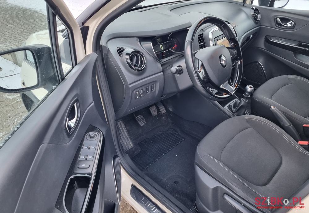 2016' Renault Captur photo #5