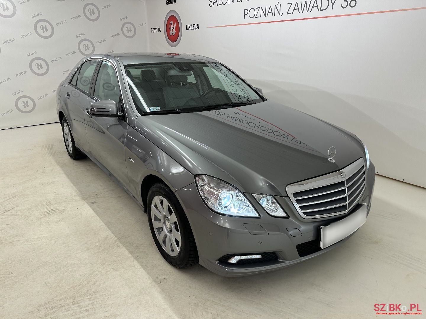 2010' Mercedes-Benz E-Class photo #4