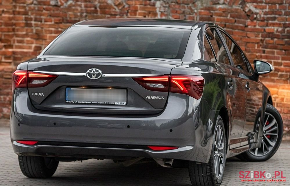 2015' Toyota Avensis photo #3