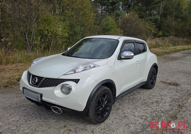 2010' Nissan Juke 1.6 T Tekna 4X4 photo #2