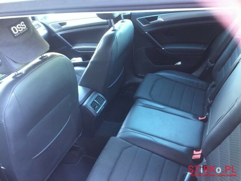 2015' Volkswagen Golf photo #3