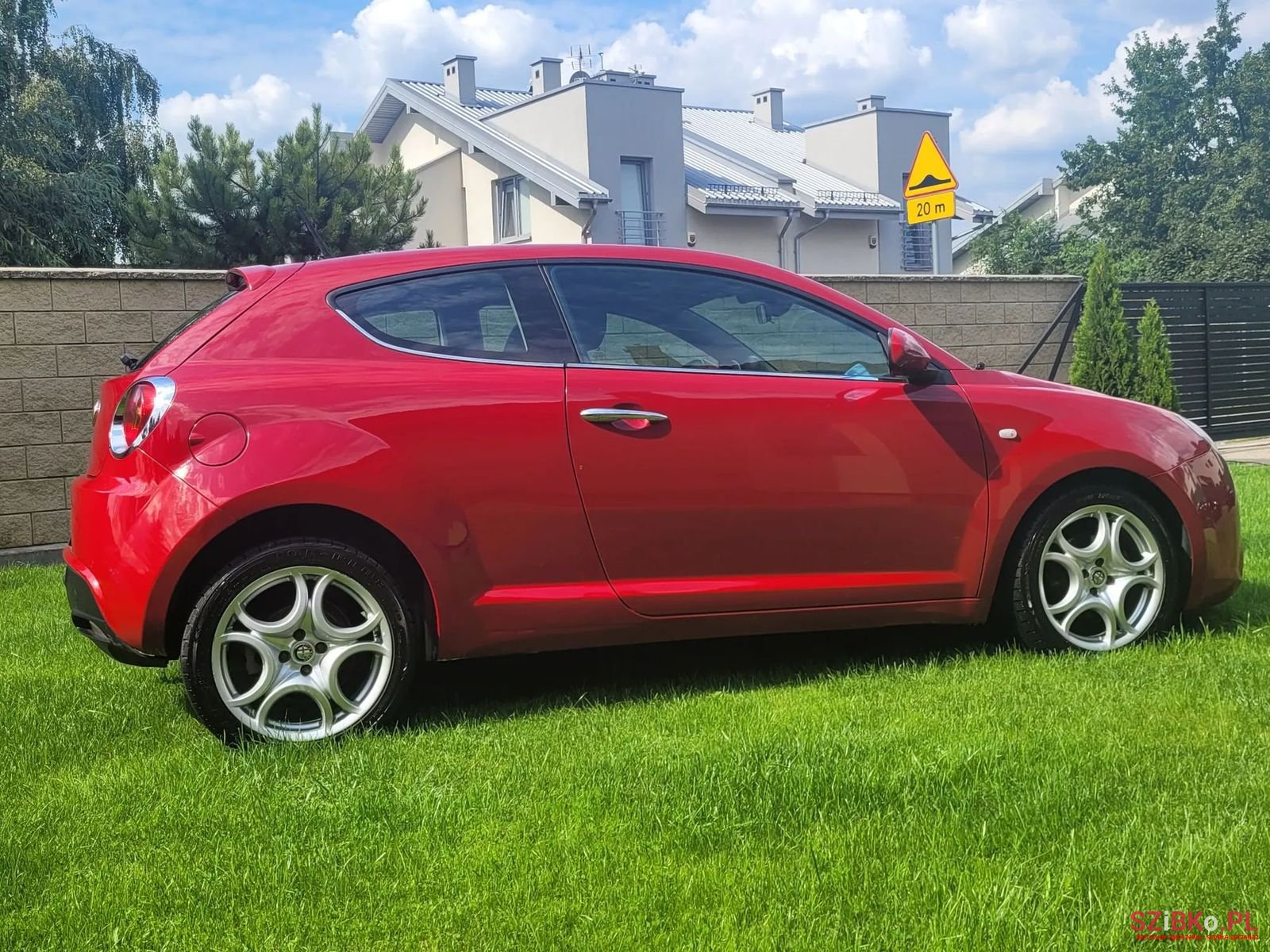 2011' Alfa Romeo MiTo photo #5