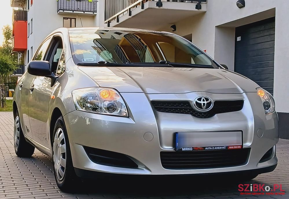 2009' Toyota Auris photo #1