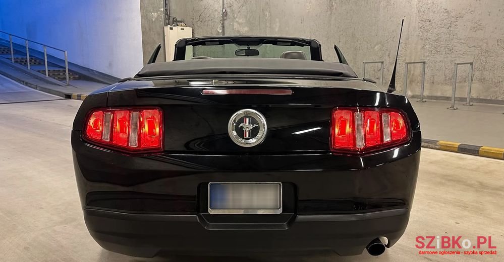 2010' Ford Mustang 4.0 V6 Premium photo #5