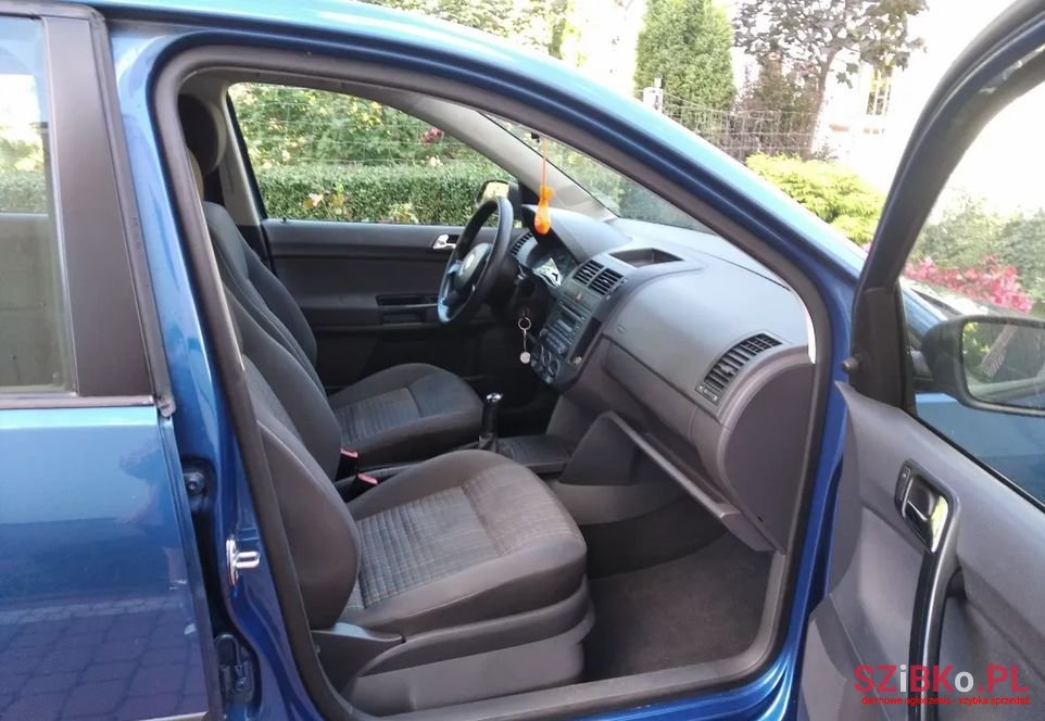 2006' Volkswagen Polo photo #3