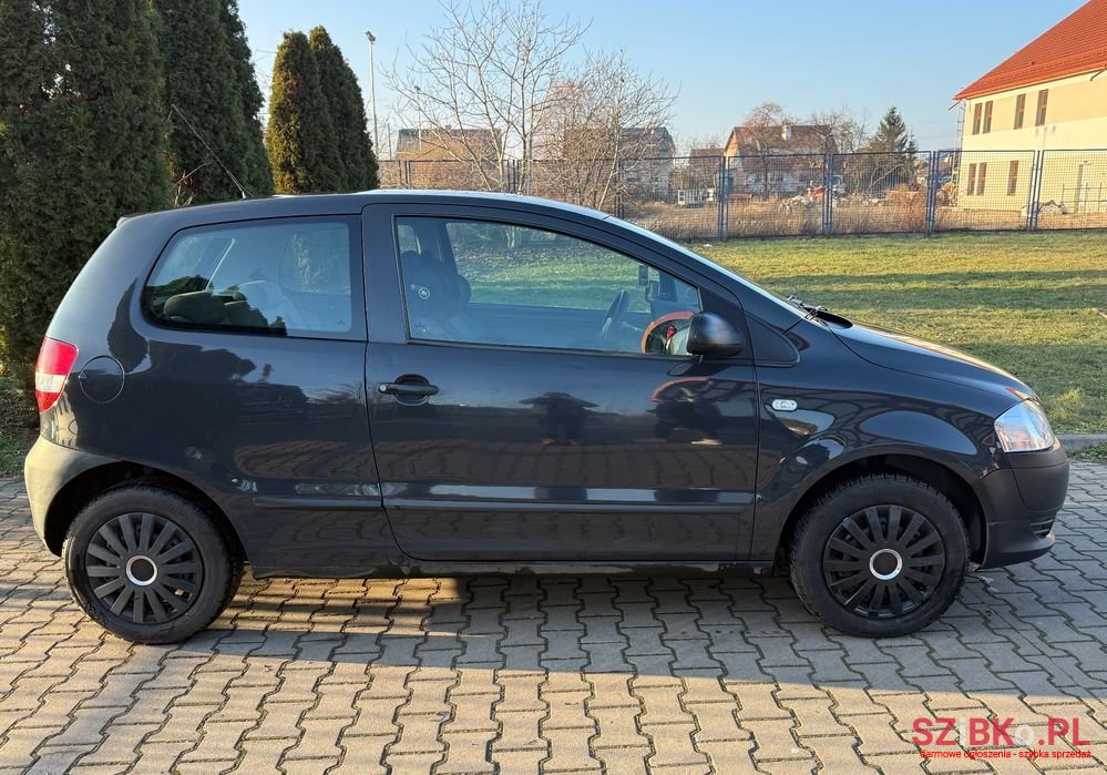 2010' Volkswagen Fox 1.2 photo #2