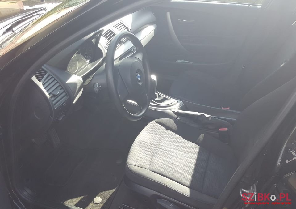 2009' BMW Seria 1 photo #5