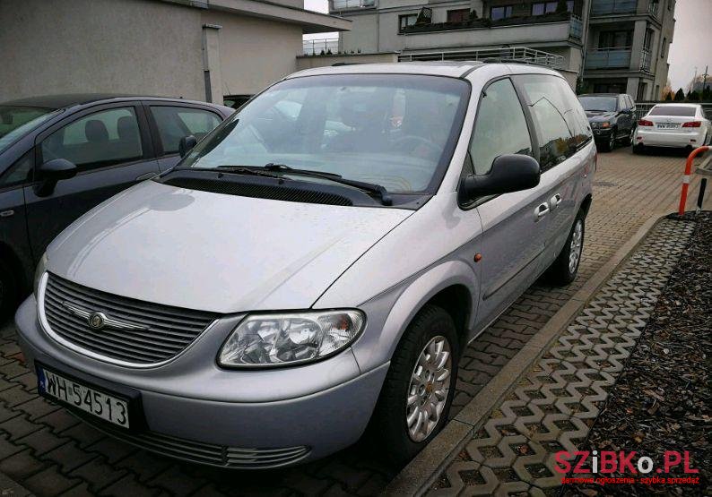 2001' Chrysler Voyager photo #1