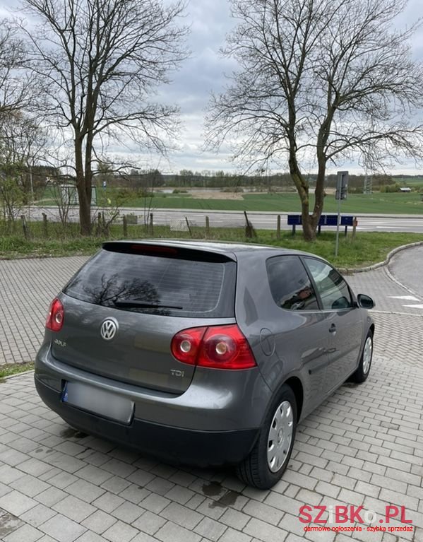 2005' Volkswagen Golf photo #4