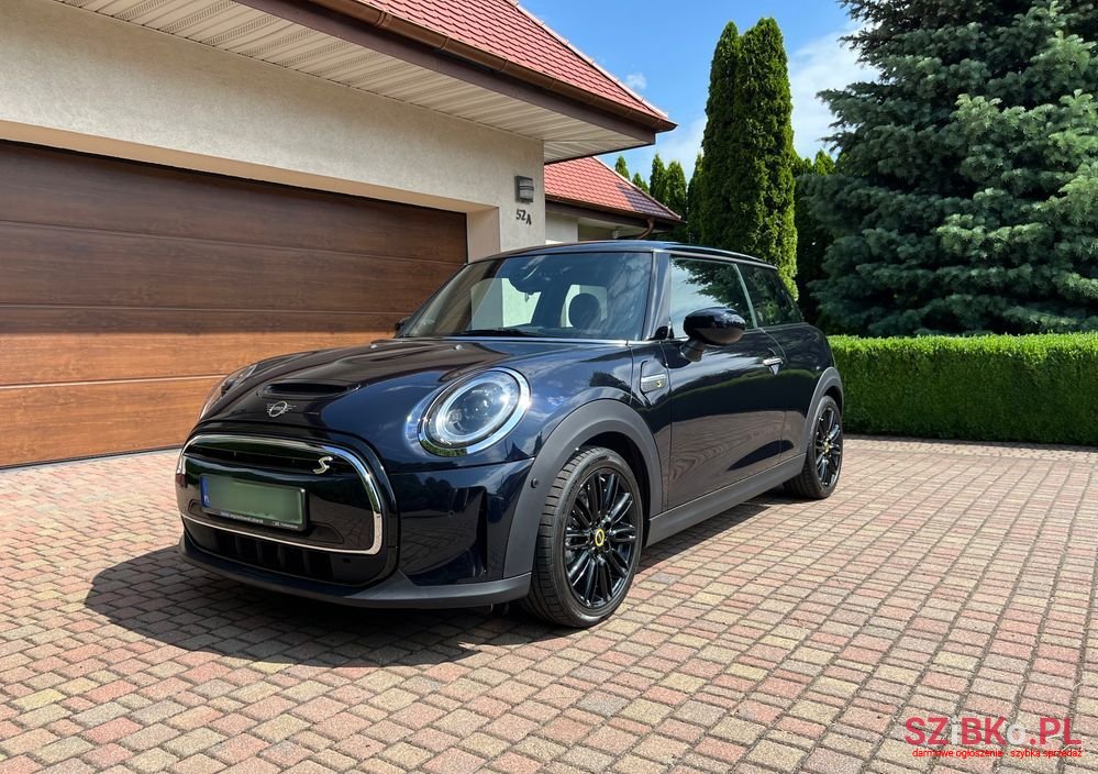 2021' MINI Cooper photo #3