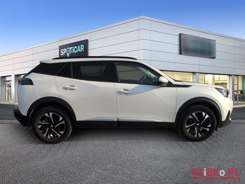 2021' Peugeot 2008 photo #2