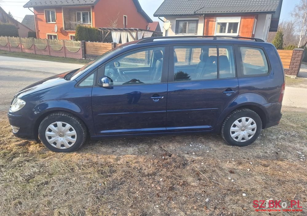 2007' Volkswagen Touran photo #4