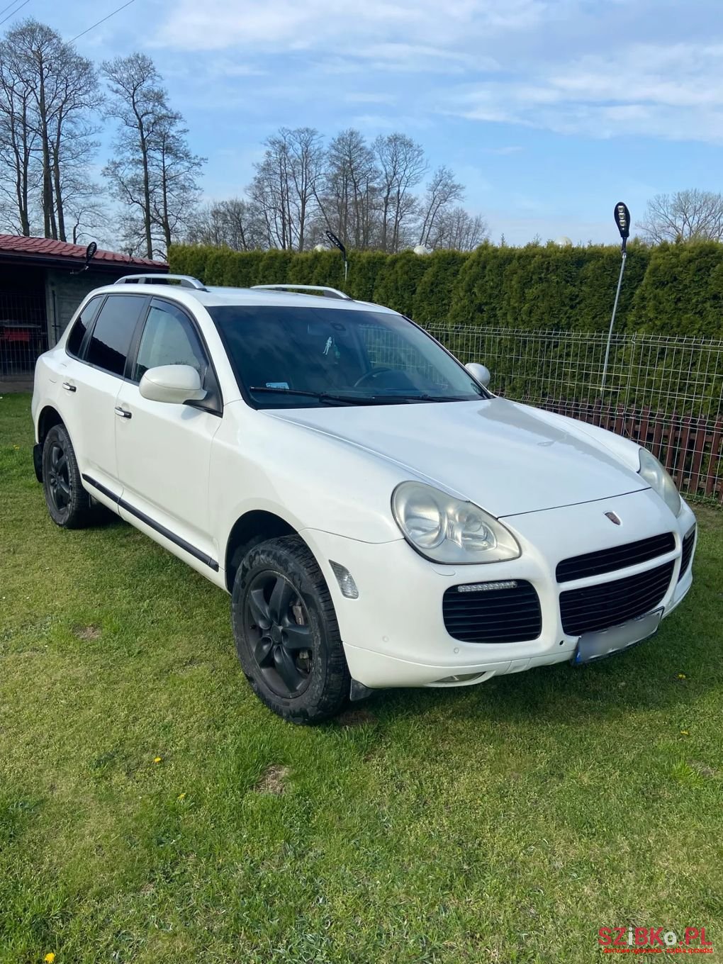2004' Porsche Cayenne photo #3