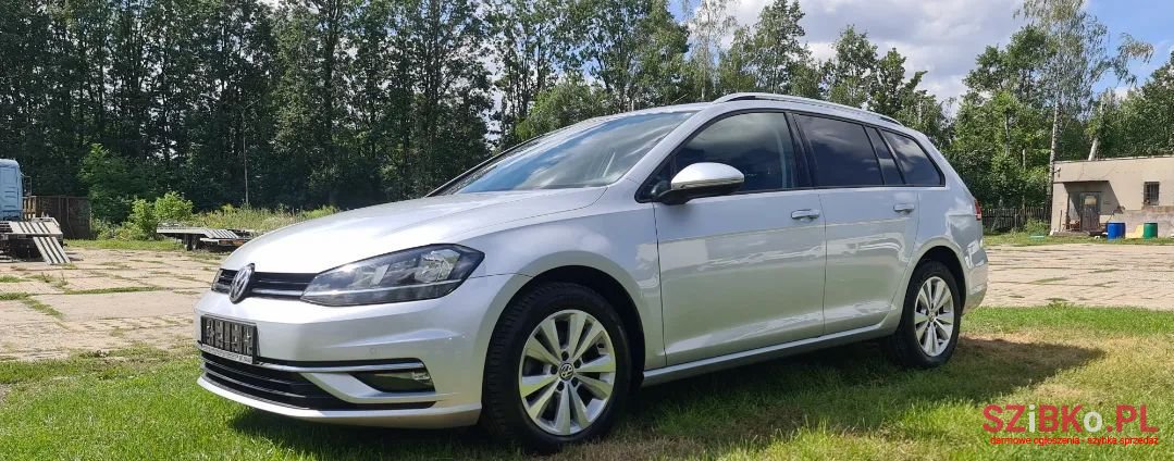 2019' Volkswagen Golf photo #1