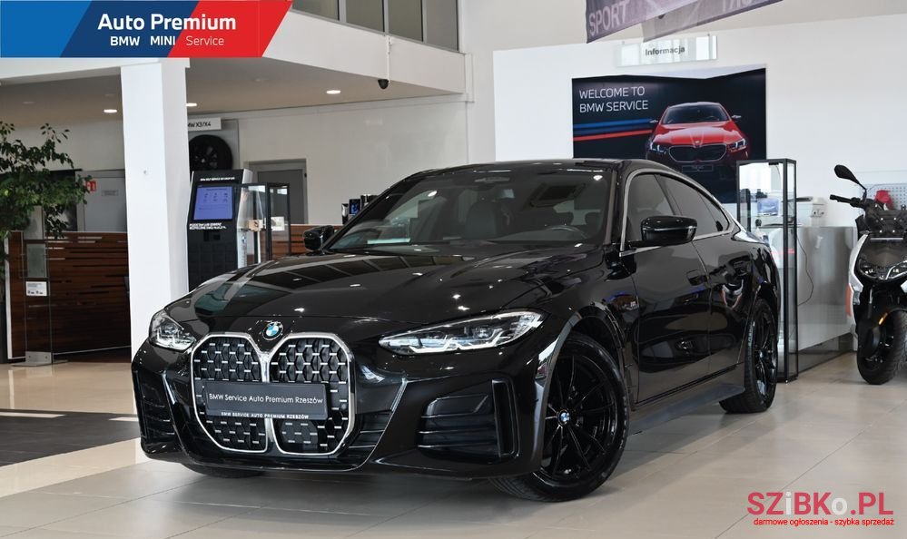 2022' BMW 4 Series 420D M Sport photo #1