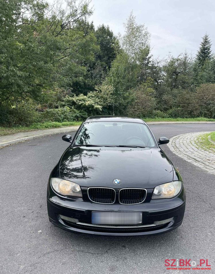 2007' BMW 1 Series 118D photo #1